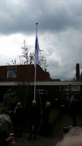 Hospice Oudewater officieel geopend, hijsen van de vlag